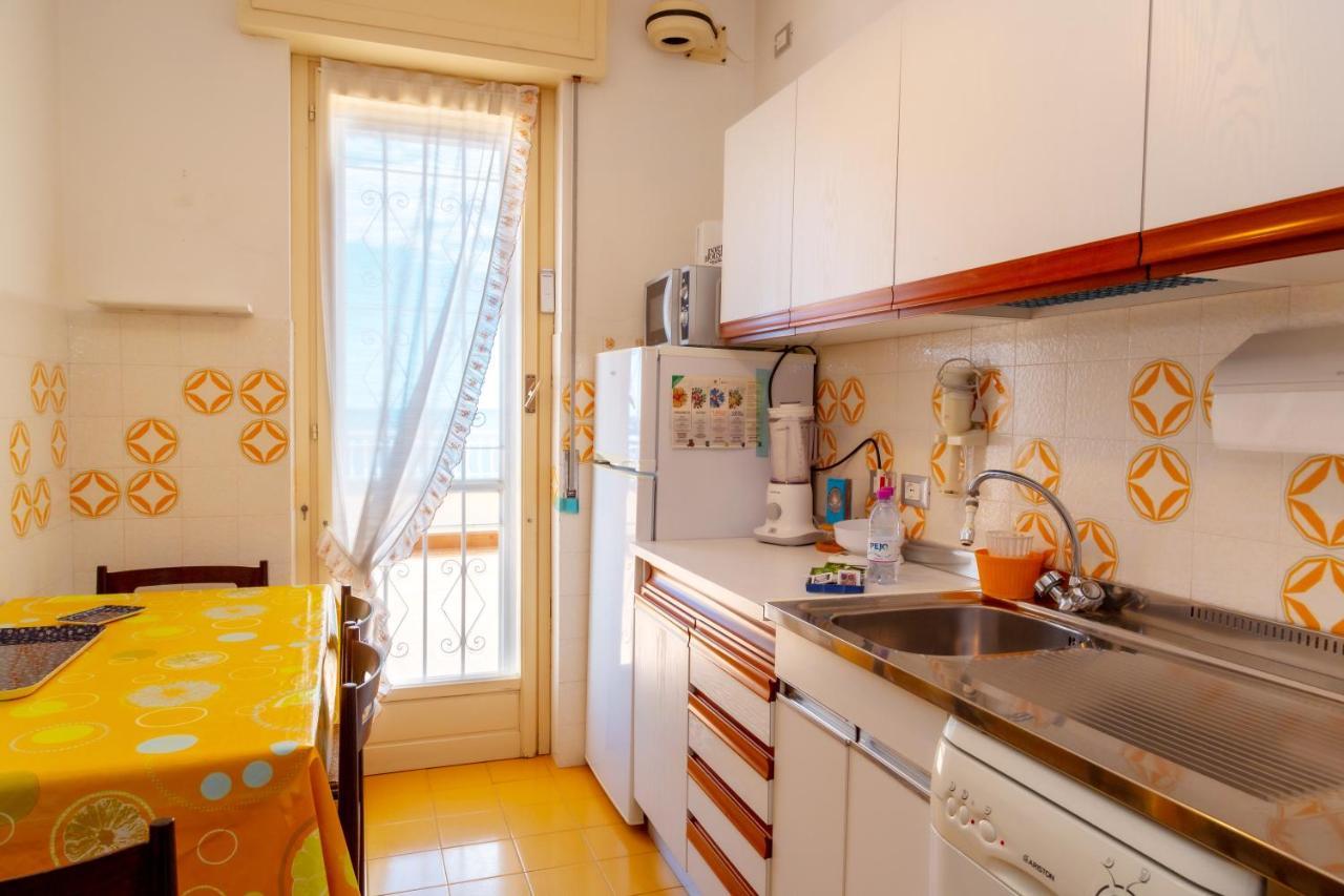 168B - La Terrazza Sul Mare, Casa A 10 Minuti Da Spiaggia, Parcheggio Privato Gratis サンレモ エクステリア 写真