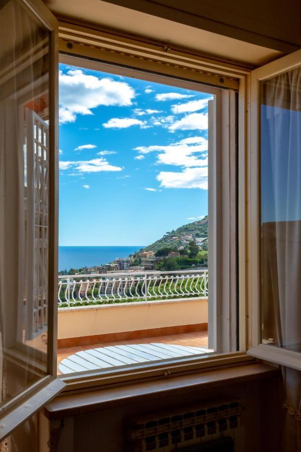 168B - La Terrazza Sul Mare, Casa A 10 Minuti Da Spiaggia, Parcheggio Privato Gratis サンレモ エクステリア 写真