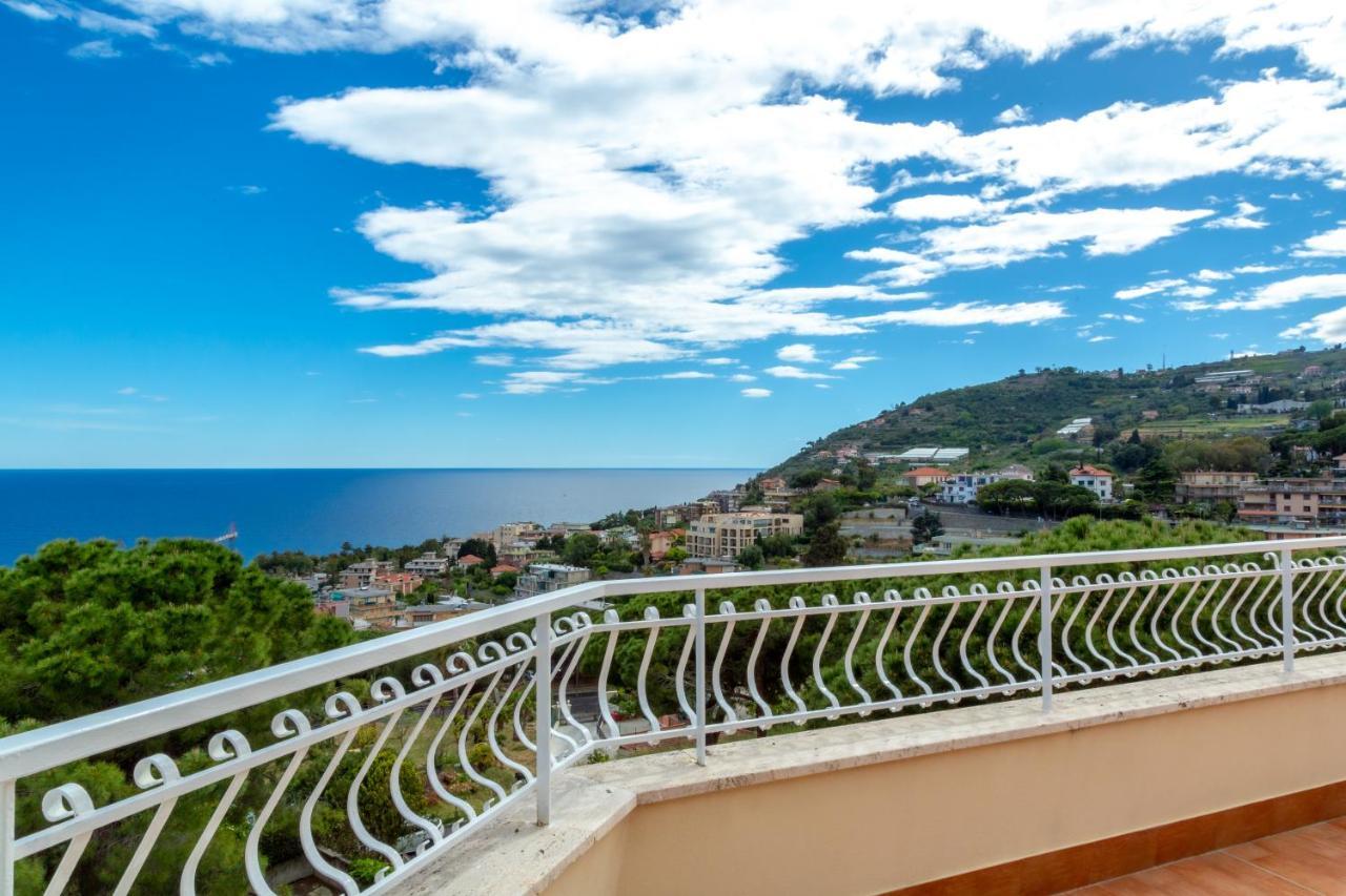 168B - La Terrazza Sul Mare, Casa A 10 Minuti Da Spiaggia, Parcheggio Privato Gratis サンレモ エクステリア 写真
