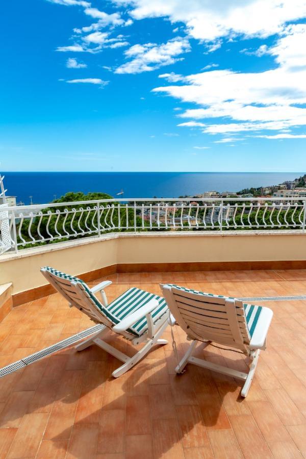 168B - La Terrazza Sul Mare, Casa A 10 Minuti Da Spiaggia, Parcheggio Privato Gratis サンレモ エクステリア 写真